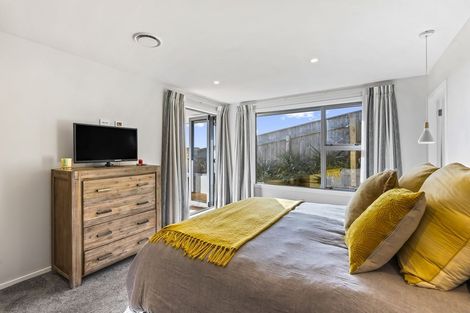 Photo of property in 99 Kakariki Grove, Waikanae, 5036