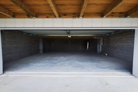 Photo of property in 150b Chivalry Road, Glenfield, Auckland, 0629