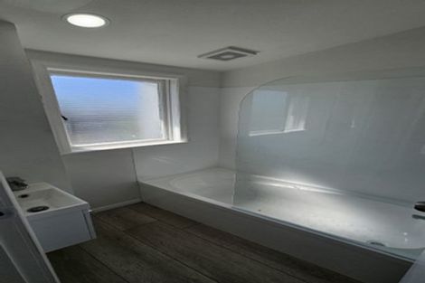 Photo of property in 10 Cook Street, Marfell, New Plymouth, 4310