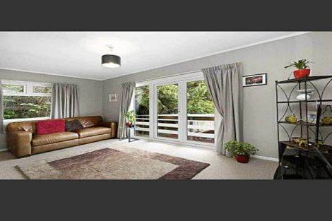 Photo of property in 6 Taka Grove, Normandale, Lower Hutt, 5010