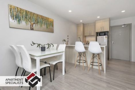 Photo of property in 75 Victoria Avenue, Palmerston North, 4410