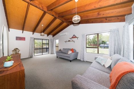 Photo of property in 33 Kowhai Street, Tokomaru, Palmerston North, 4474