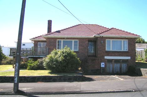 Photo of property in 31 Clarence Road, Northcote Point, Auckland, 0627