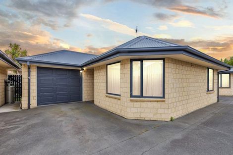 Photo of property in 26b Sawyers Arms Road, Northcote, Christchurch, 8052