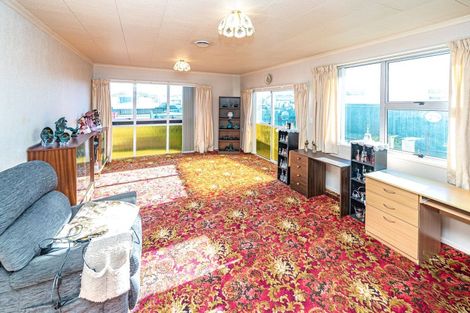 Photo of property in 14 Hood Street, Castlecliff, Whanganui, 4501