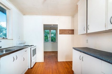 Photo of property in 48 Longburn Road, Henderson, Auckland, 0610