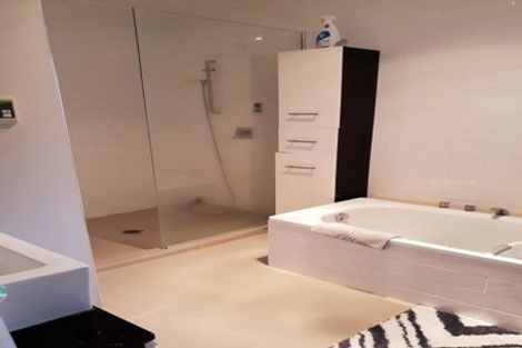 Photo of property in 1/236 Glamorgan Drive, Northcross, Auckland, 0630