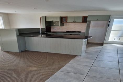 Photo of property in 8 Birdwood Road, Swanson, Auckland, 0612