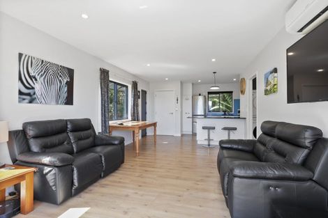 Photo of property in 39 Arapito Road, Titirangi, Auckland, 0604