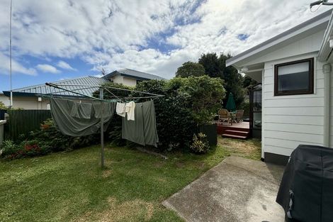 Photo of property in 3 Kaimata Street, Brooklands, New Plymouth, 4310