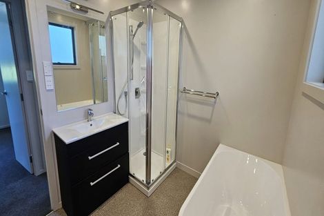 Photo of property in 17 Heuchan Lane, Wanaka, 9305