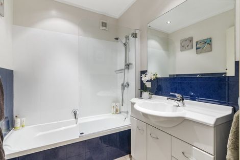 Photo of property in 2/15 Eastwood Rise, Browns Bay, Auckland, 0630