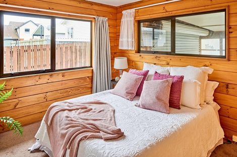 Photo of property in 27a Mana Esplanade, Paremata, Porirua, 5026