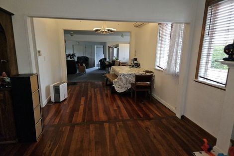 Photo of property in 21 Lavelle Road, Henderson, Auckland, 0612