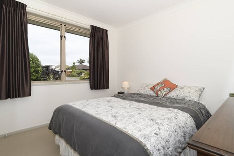 Photo of property in 17 Olive Close, Omokoroa, 3114