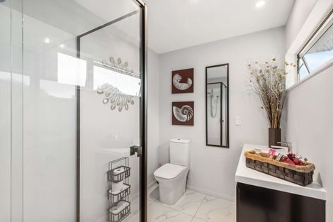 Photo of property in 74a Buscomb Avenue, Henderson, Auckland, 0610