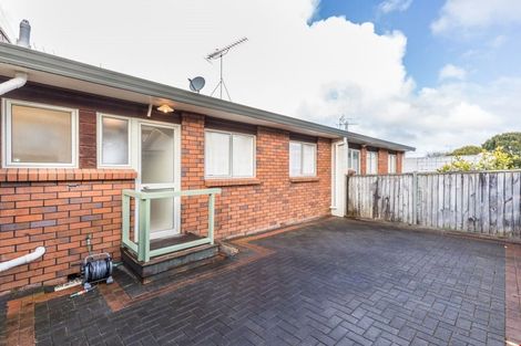 Photo of property in 2/26a Mount Smart Road, Onehunga, Auckland, 1061