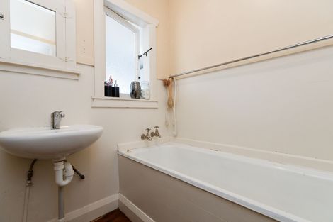 Photo of property in 23 Ngaio Street, West End, Palmerston North, 4412