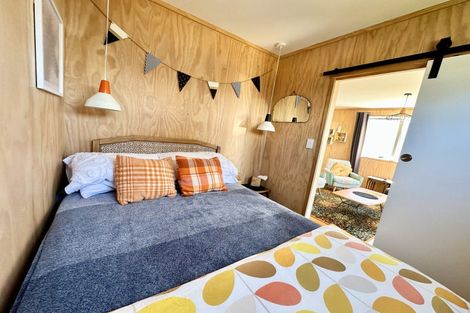 Photo of property in 8 Second Avenue, Urenui, 4377