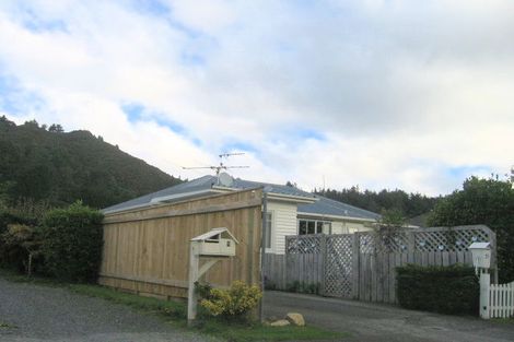 Photo of property in 20 Poole Crescent, Wainuiomata, Lower Hutt, 5014