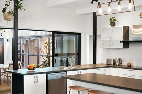 Photo of property in 11 Hillary Street, Chedworth, Hamilton, 3210