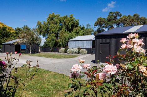 Photo of property in 807 Kaimatarau Road, Rongotea, Palmerston North, 4473