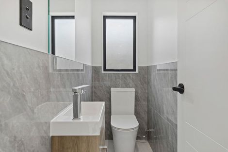 Photo of property in 2/12 William Street, Mangere East, Auckland, 2024