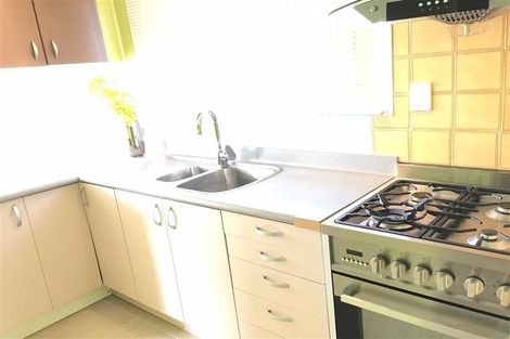 Photo of property in 36 Lisa Rise, Half Moon Bay, Auckland, 2012