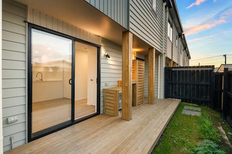 Photo of property in 27e Von Sturmer Street, Mangere East, Auckland, 2024