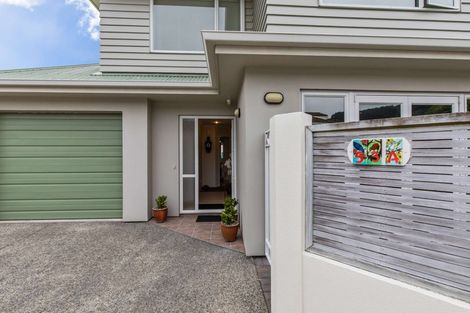 Photo of property in 53a Oxford Street, Tawa, Wellington, 5028