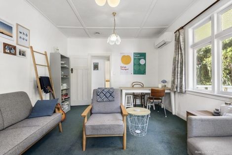 Photo of property in 3a Linwood Way, Island Bay, Wellington, 6023