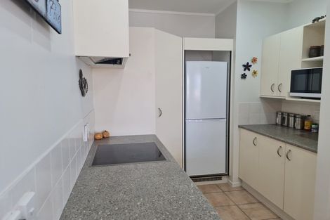 Photo of property in Maddison Apartments, 2/6e Queen Street, Palmerston North, 4410