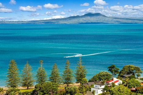 Photo of property in 34 Firth Road, Torbay, Auckland, 0630