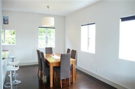 Photo of property in 1/5 Milton Road, Northcote Point, Auckland, 0627