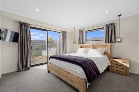 Photo of property in 78 Stratford Drive, Mount Pisa, Cromwell, 9383