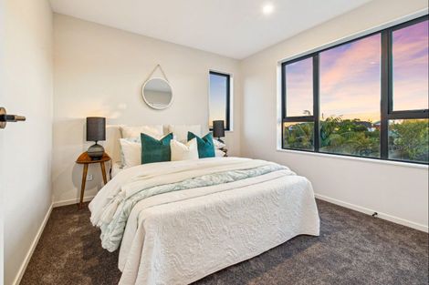 Photo of property in 22c Gulf Crest, Bucklands Beach, Auckland, 2012