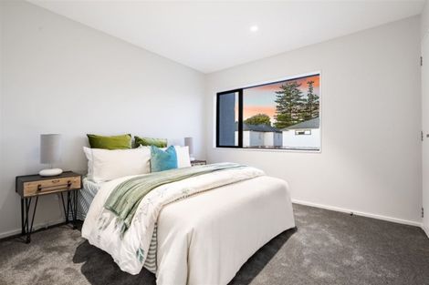 Photo of property in 48 Bordeaux Parade, Te Atatu South, Auckland, 0610