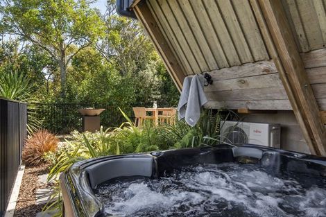 Photo of property in 17b Rangitoto Terrace, Milford, Auckland, 0620