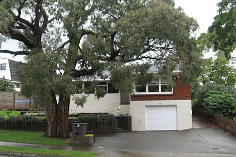 Photo of property in 28 Pooley Street, Pakuranga Heights, Auckland, 2010