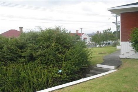 Photo of property in 1/148 Queen Street, Northcote Point, Auckland, 0627