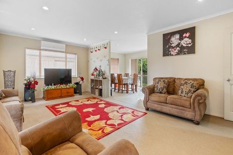 Photo of property in 42 Peninsula Road, Mangere, Auckland, 2022