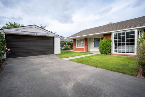 Photo of property in 2/28 Rosedale Place, Avonhead, Christchurch, 8042
