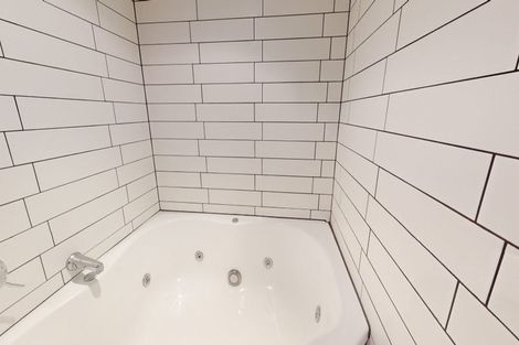 Photo of property in Stadium Garden Flats, 111/107 Thorndon Quay, Pipitea, Wellington, 6011