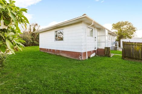 Photo of property in 2/27 Mon Desir Place, Manurewa, Auckland, 2102