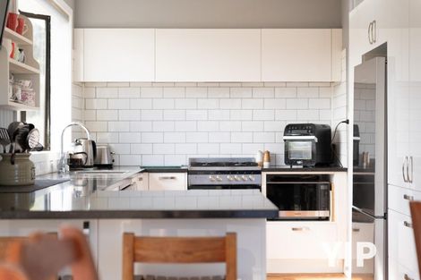 Photo of property in 20 Lyndfield Lane, Newlands, Wellington, 6037