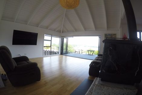 Photo of property in 1126 Whangaparaoa Road, Tindalls Beach, Whangaparaoa, 0930