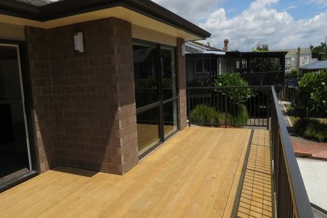 Photo of property in 11 Saltaire Street, Avondale, Auckland, 1026