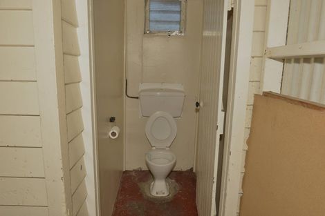 Photo of property in 15 Hall Street, Foxton, 4814