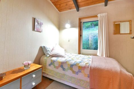 Photo of property in 20 Glenelg Road, Red Beach, 0932