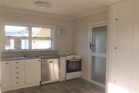 Photo of property in 1 Balmoral Street, Levin, 5510